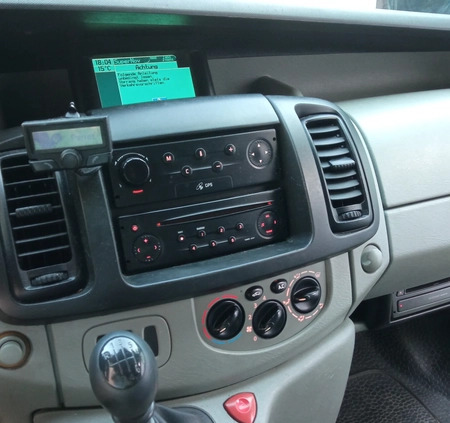 Renault Trafic cena 17500 przebieg: 292000, rok produkcji 2004 z Wołomin małe 67